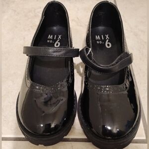 Black platform dress shoes